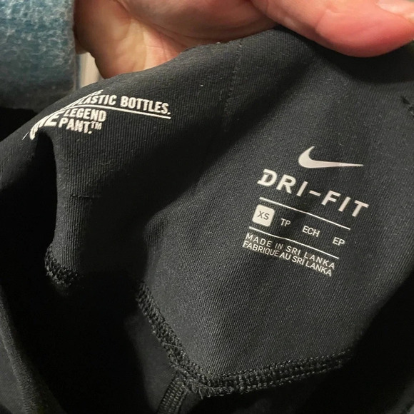 NIKE POWER LEGEND MID RISE CROP LEGGING - Picture 5 of 9